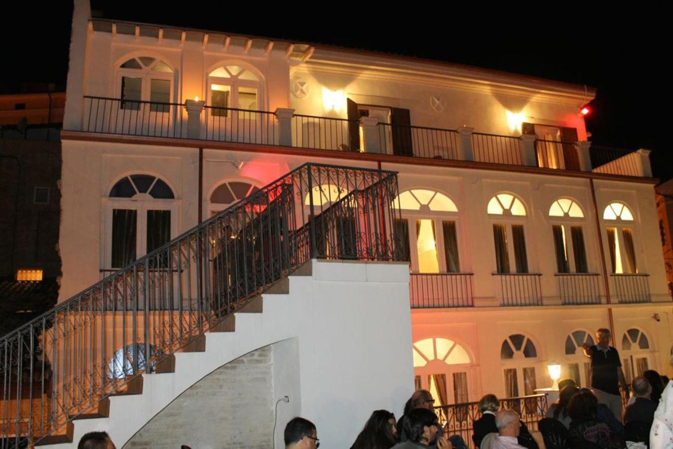 Palazzo Tilli Casoli  Zewnętrze zdjęcie
